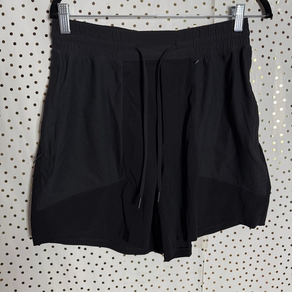 Lululemon In the Key Short - Picture 1 of 8